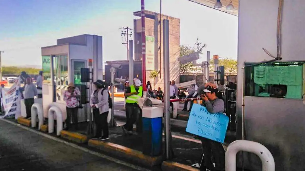 Ayotzinapa toma Caseta